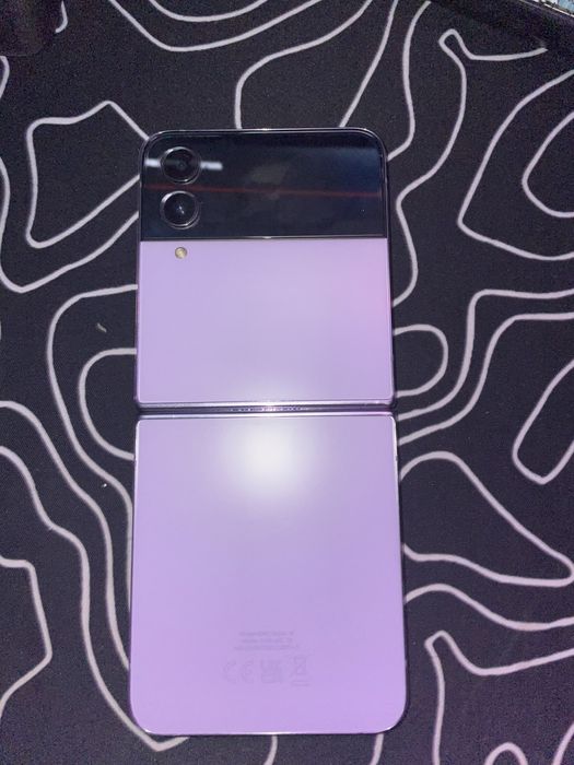 de vanzare Samsung Zflip 4 utilizabil sau pentru piese