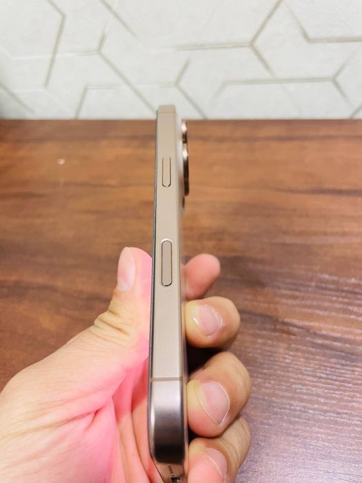 Iphone 16 pro 128 GB KH/A