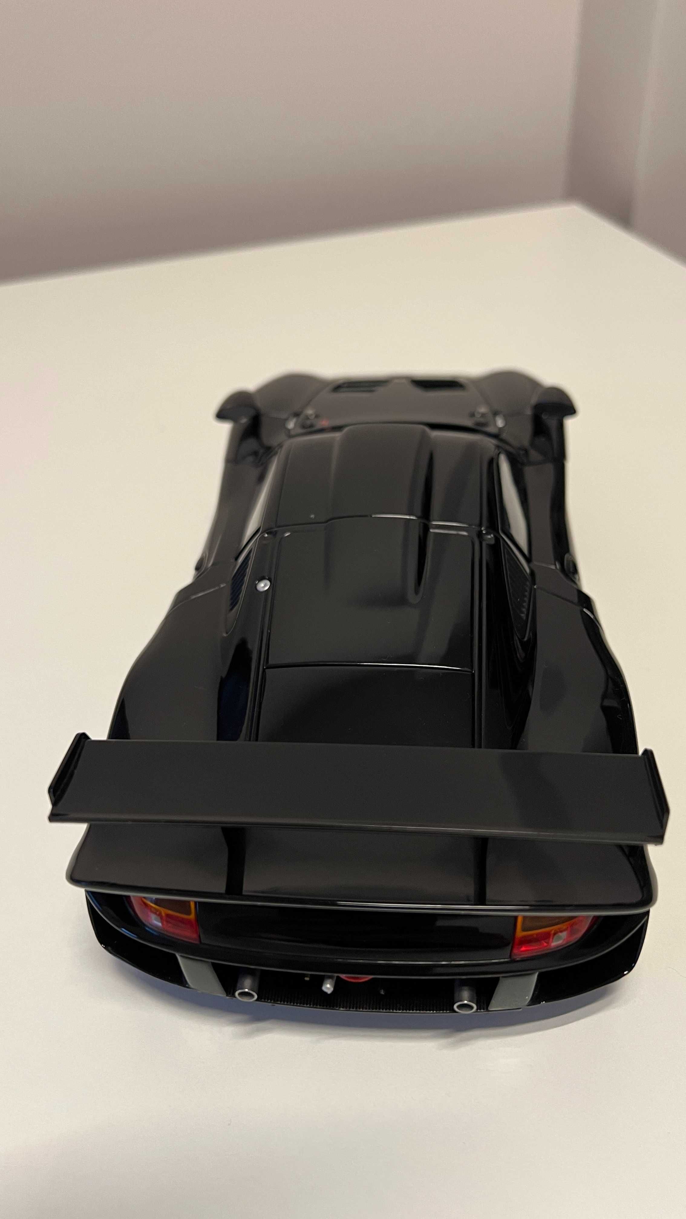 Macheta AUTOart 1/18 Porsche GT1 – Black