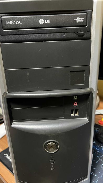 Компютър i5-4690/LGA 1150/32GB RAM/SSD/Windows 11/Radeon R9 270x