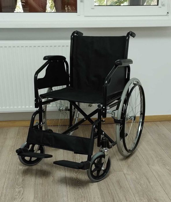 Scaun rulant pentru persoane cu dizabilități , absolut nou .