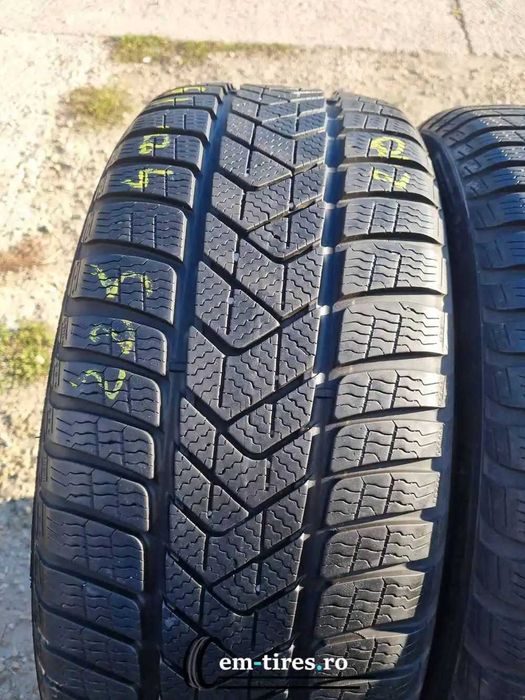 SET 2 Anvelope Iarna 225/40 R19 PIRELLI Sottozero 3 93H