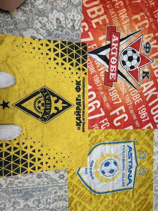 Флаги с футбольноми камандоми