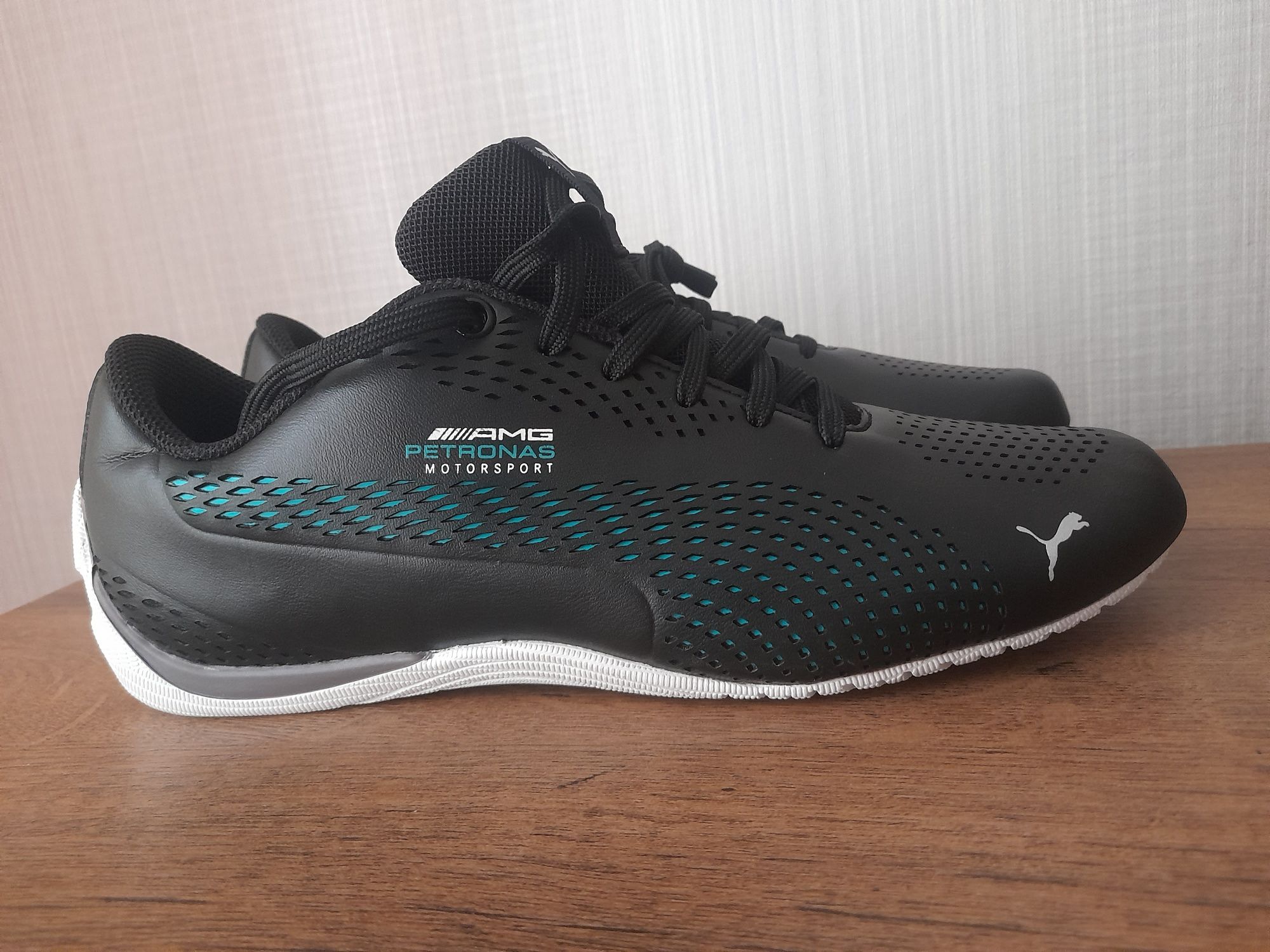 Puma Mercedes AMG маратонки 41 номер.
