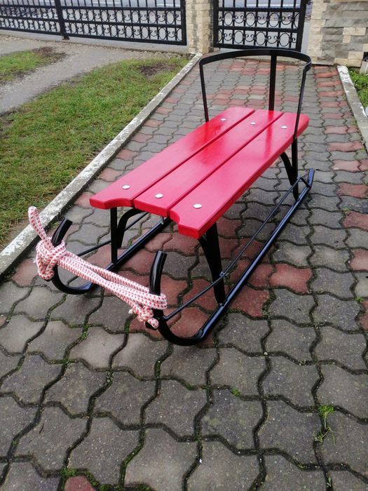 Sanii din fier si lemn