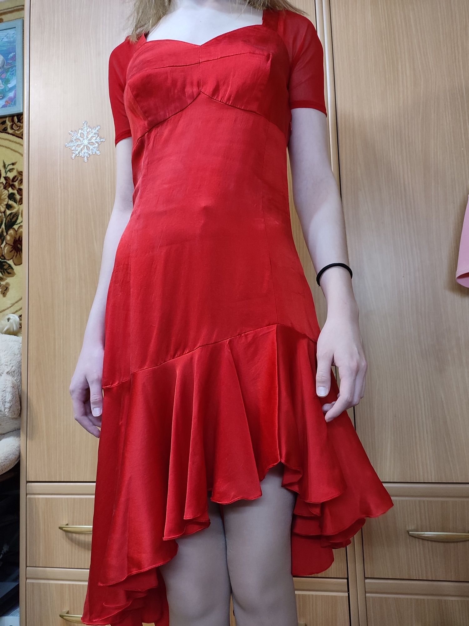 Шёлковое шикарное красное вечернее красивое платье на выпускной бал