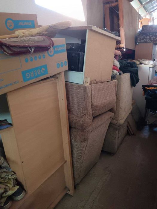 Продам шкаф, диван, кресло и прочую мебель.