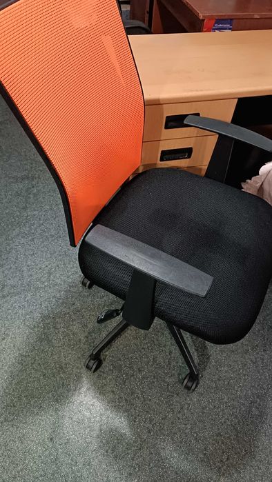 Кресло офисное в отличном состоянии