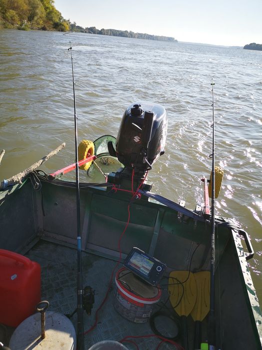 Vand barca aluminiu si motor