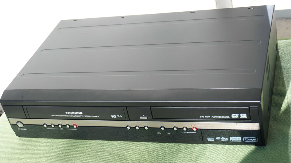 DVD recorder combo VHS Toshiba D-VR52 stereo Hi-Fi