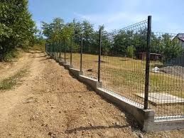 Garduri din plasă bordurata la oferta