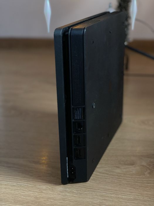 PS4 (Playstation 4) Slim  + 2 Controllere + JOC