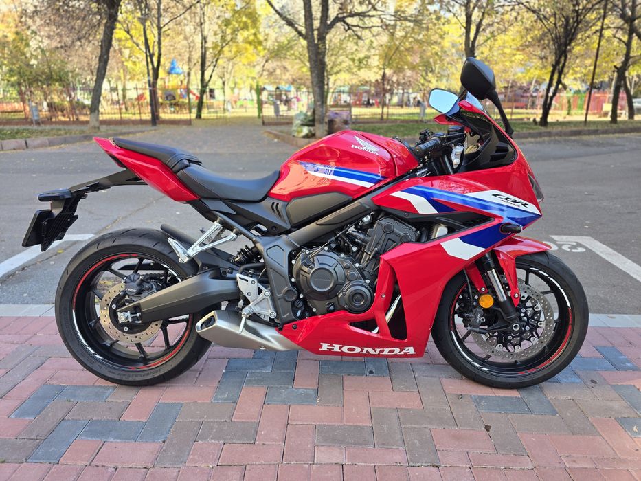 Honda CBR650R 2024