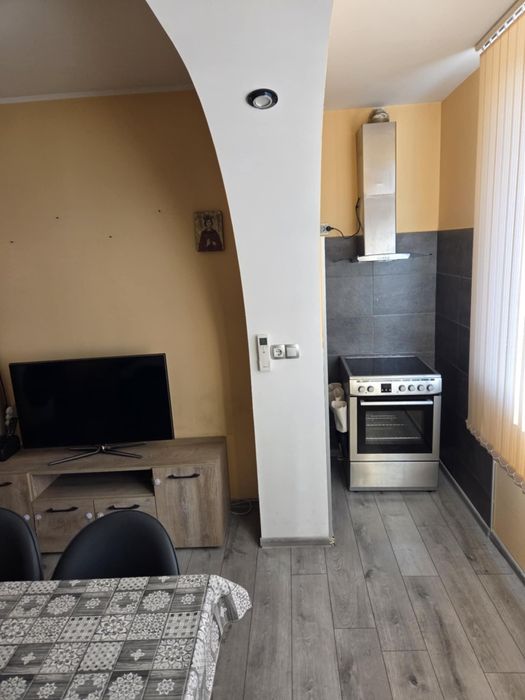 Дава се под наем Тристаен апартамент в Пазарджик, Руски - 70 кв.м за 331.5 € - Снимка #8