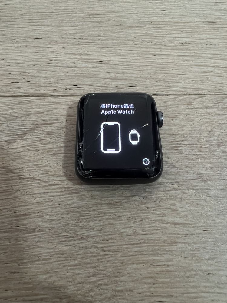 Vand smartwatch apple seria 3 42mm pentru piese