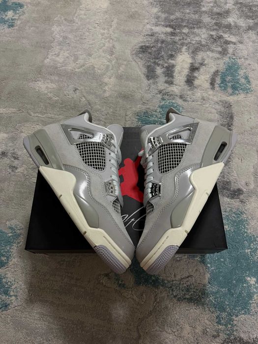 Jordan Retro 4 Frozen Moments