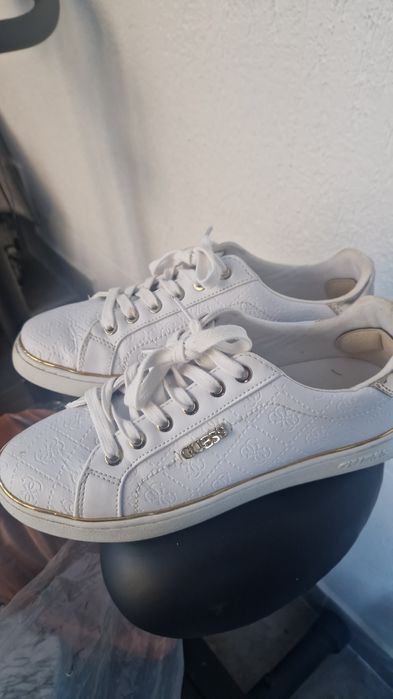 Adidasi guess, mărimea 39.