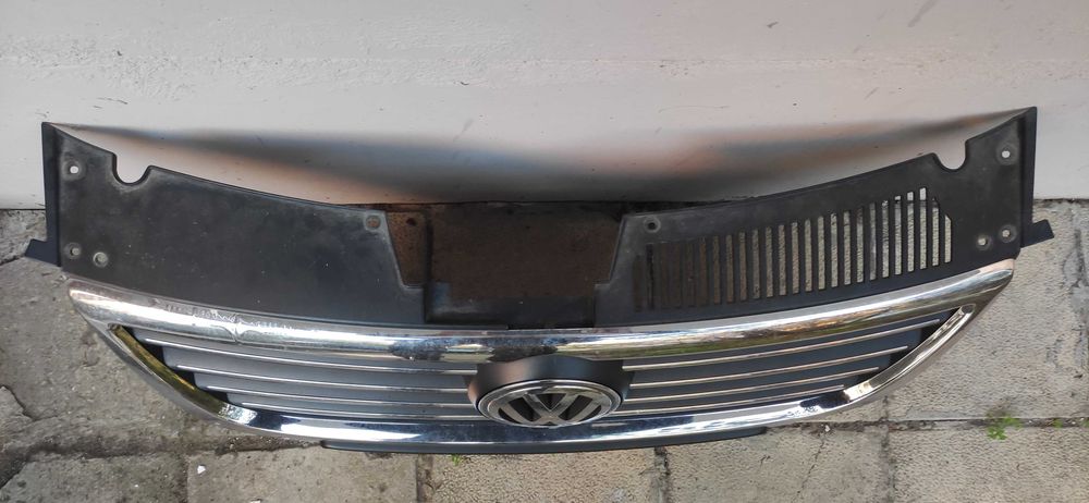 Предна решетка / Маска VW Passat B6 с емблема, хром, за парктроник