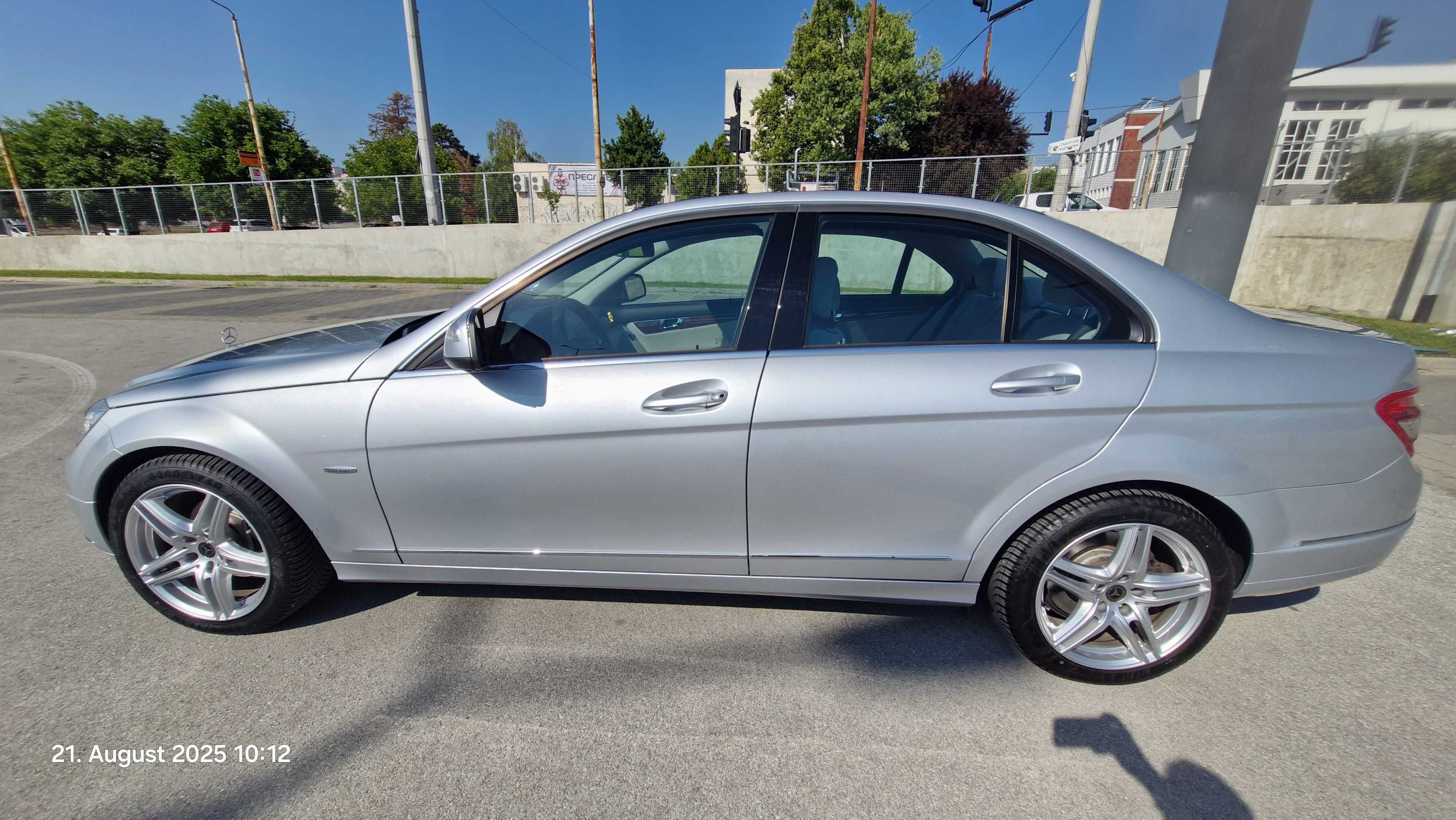 Mercedes-Benz C 230