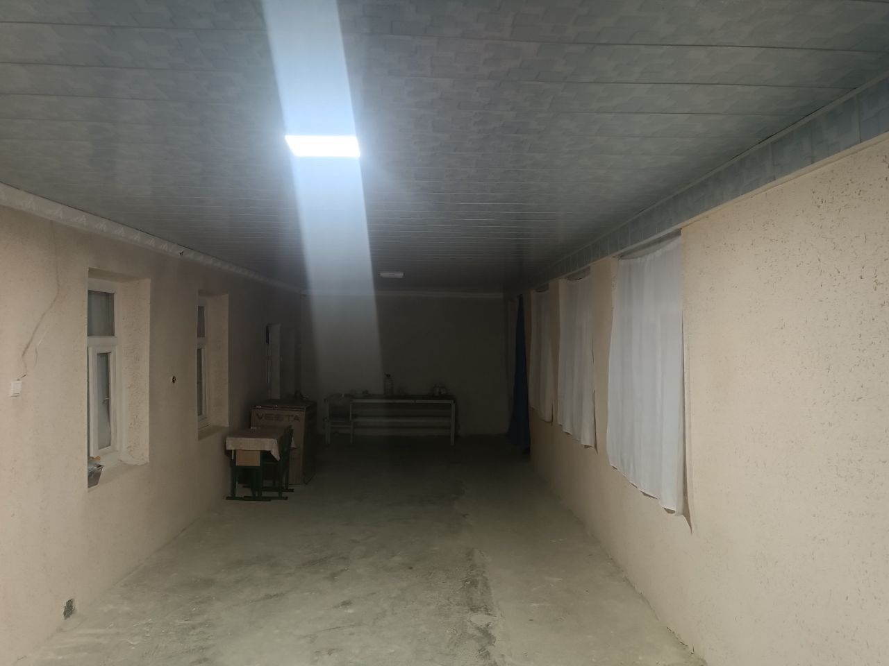 6 xonali xovli sotiladi