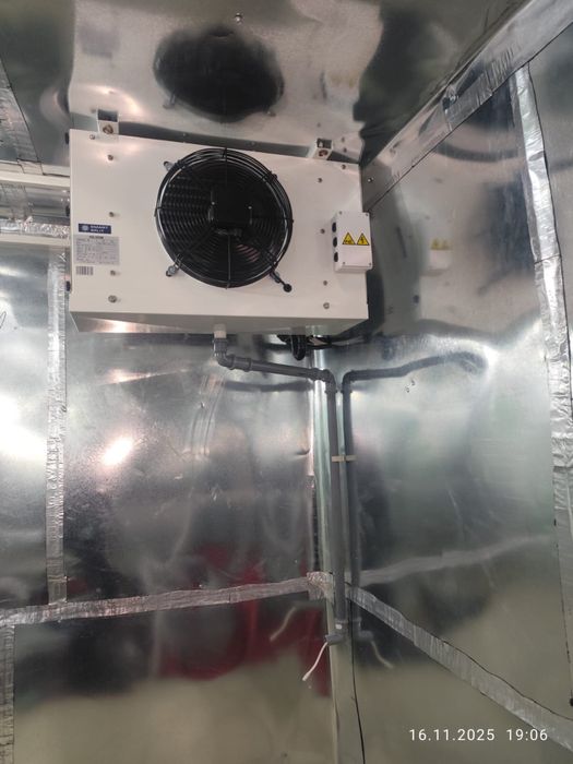 Холодильник для хранения мясо