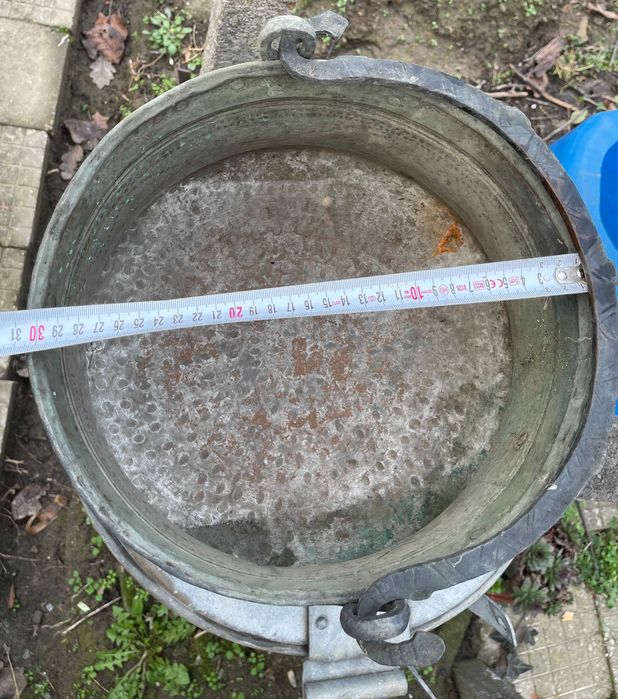 Стари менци с различна големина