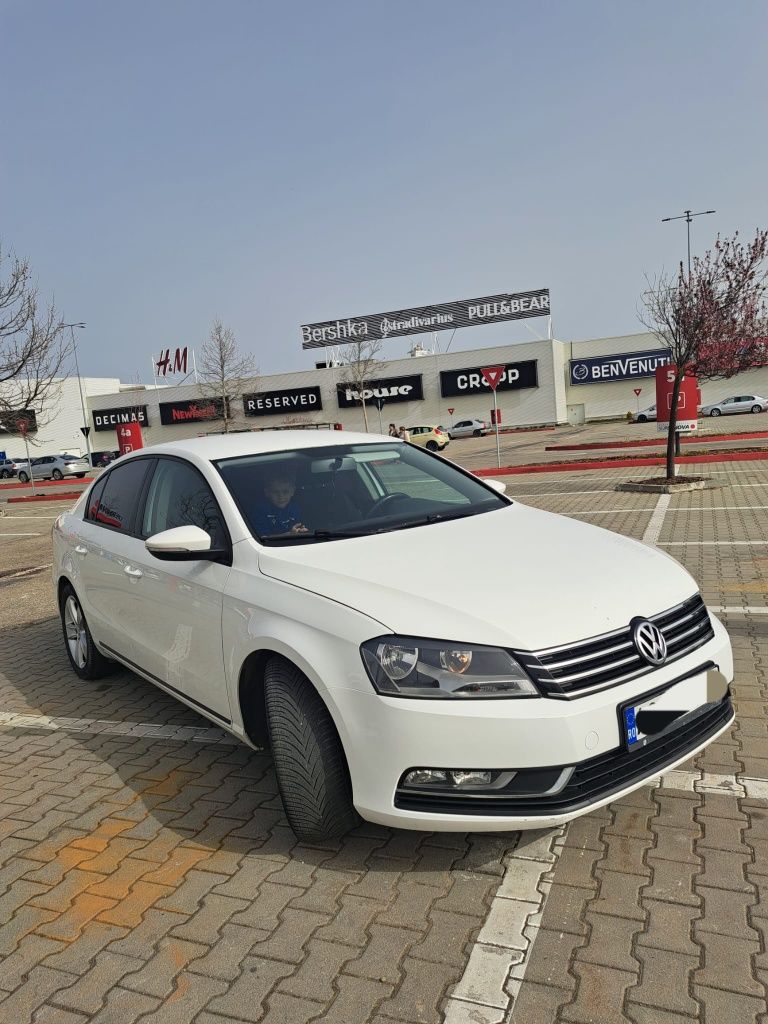 Vând Volkswagen Passat B7