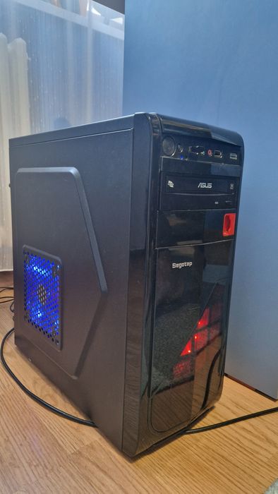 Pc gaming Asus 6750 xt placa video si ryzen 5 5600