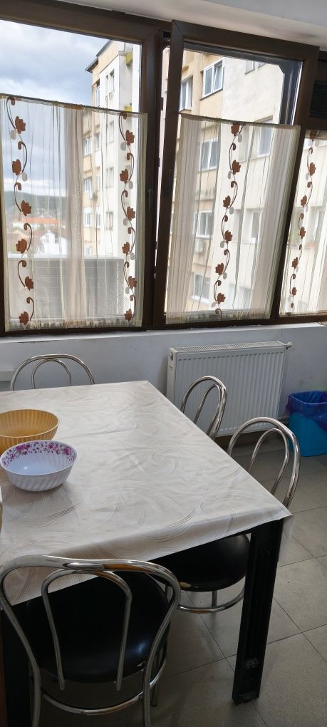 Caut coleg de apartament