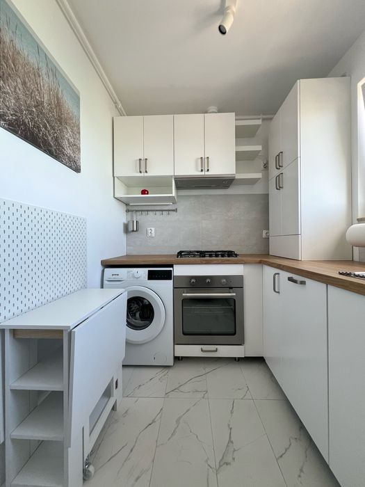 Garsonieră nouă de închiriat + loc parcare, Complex Cosmopolis