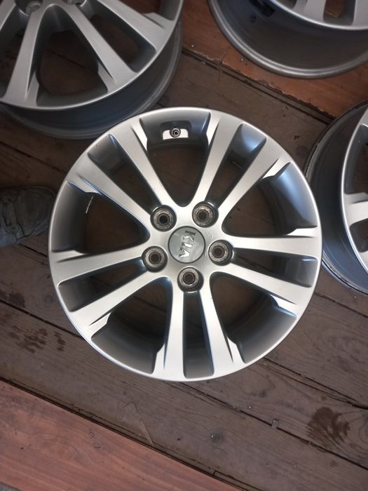 Jante kia r16 x114.3 et 50 cb 67.1 mazda toyota Hyundai kia nissan etc