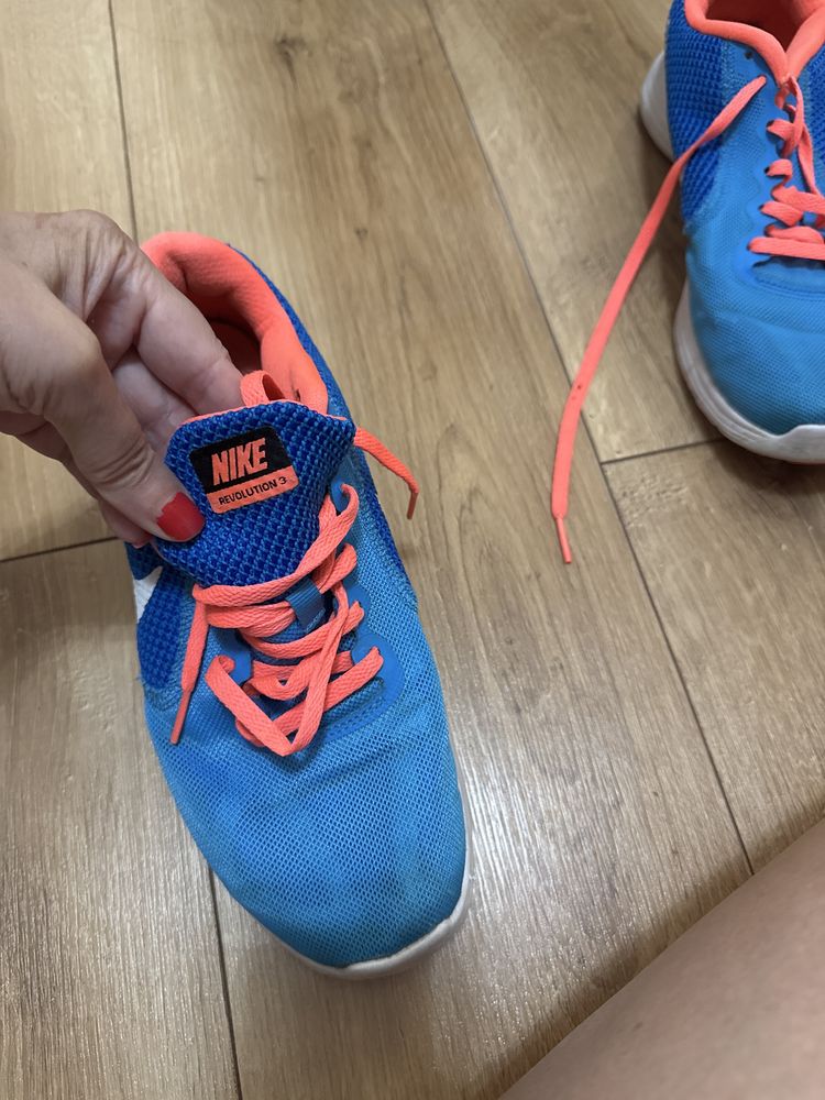 Pantofi sport Nike mar 39