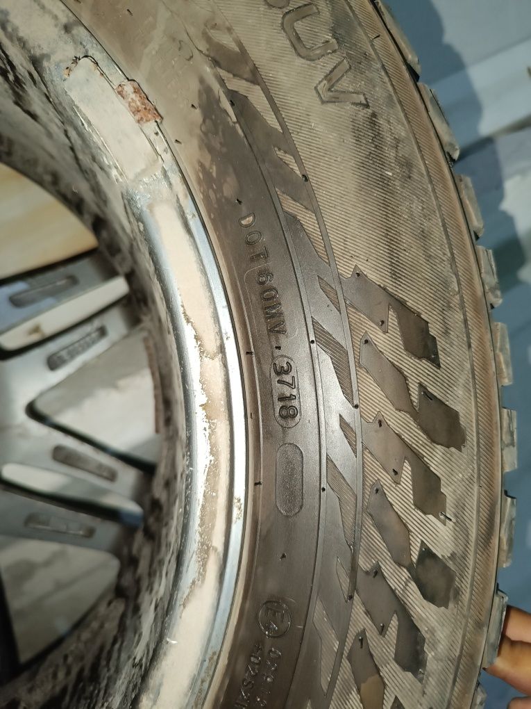 Продам диски с резиной 235 60 r17