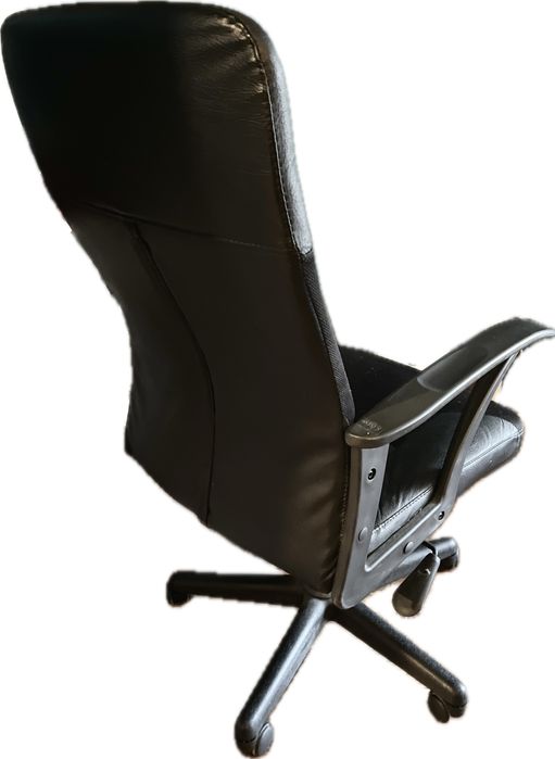 Черен офис столл