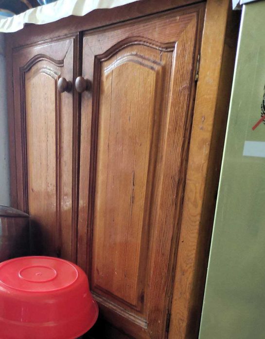 Yaxshi holatda shkaflar va oshxona tumbochkalar sotiladi Продаю мебель