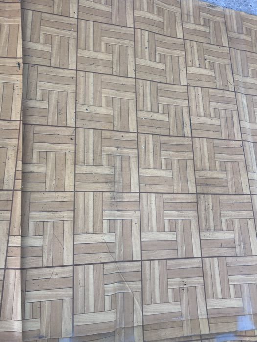 Линолеум бывшего употребления.