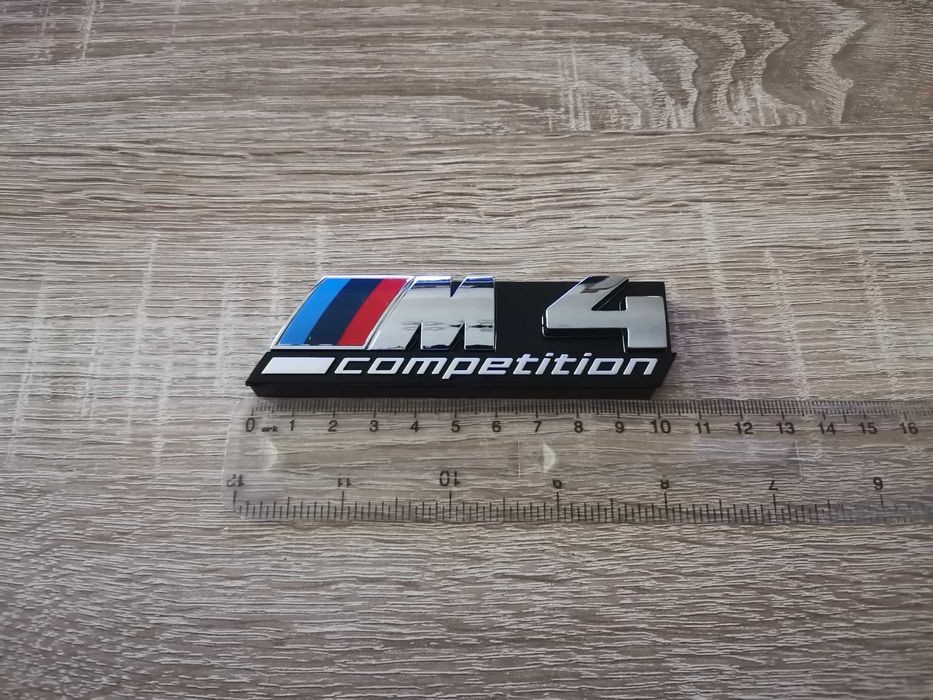 Предна решетка сребриста емблема BMW M4 Competition