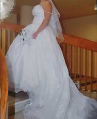Сватбена рокля с камъни сваровски