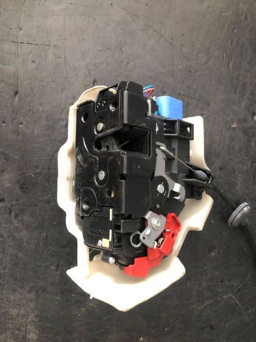 broasca usa dreapta fata vw golf 5