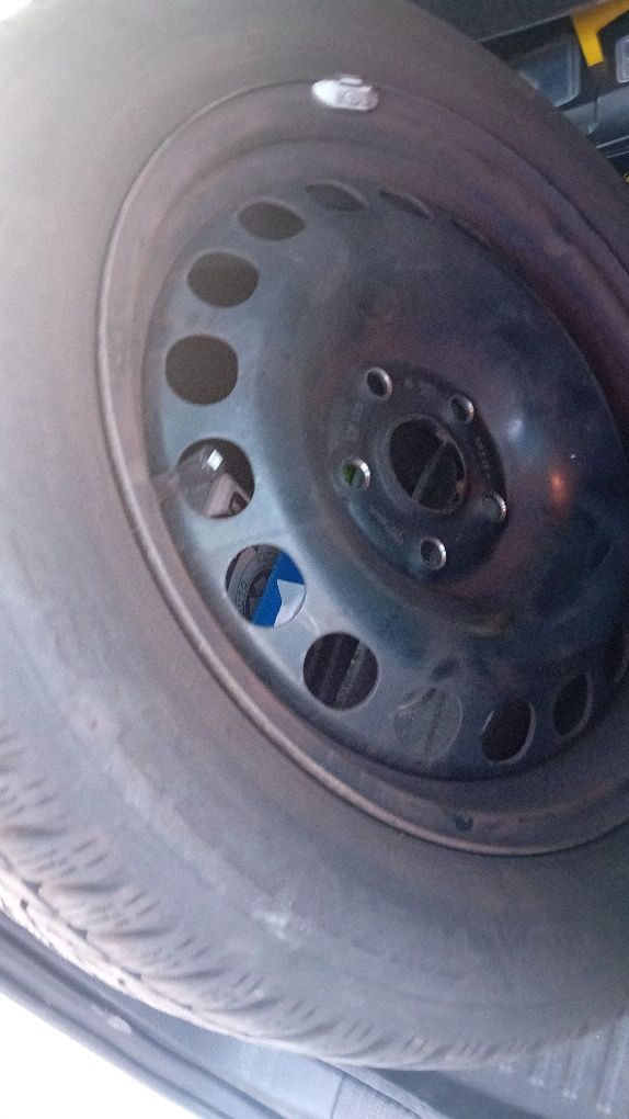Jante vw 5x112 16 anvelope 205 55 16 foarte bune 7-8mm