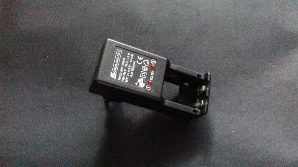 Încărcătoare baterii reîncărcabile NiMh de 9V,1,5V - LR03,Lr06 si LR20