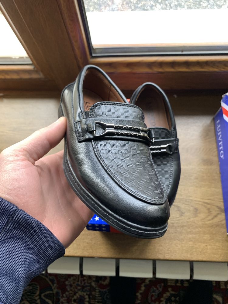 Bolalar oyoq kiymi 27-30  razmer