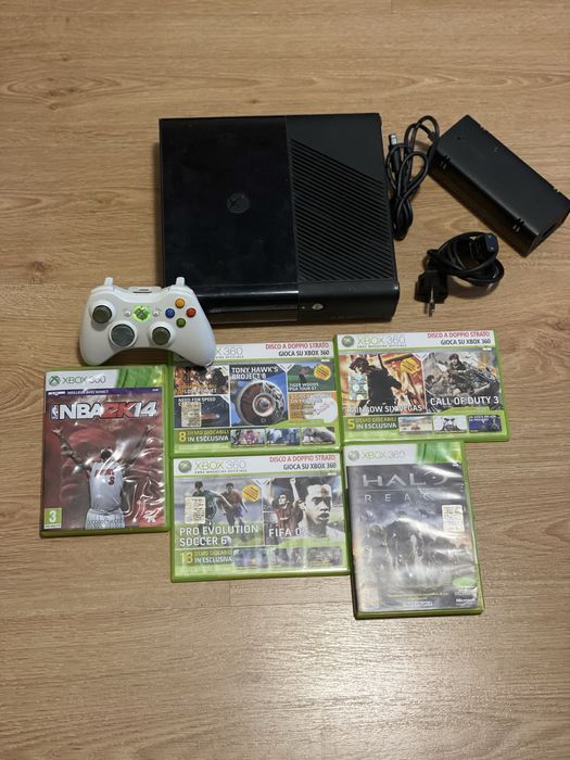 Consola XBOX 360 E (superslim)! Controller + Jocuri!