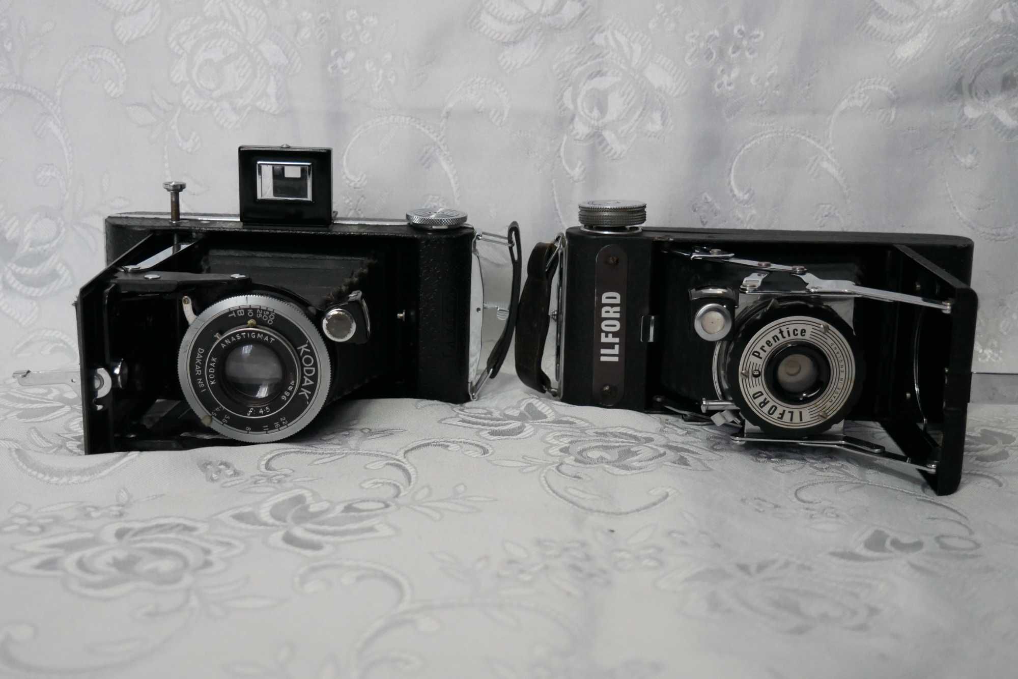 Două aparate foto 6/9, cu burduf, vechi, de colecție