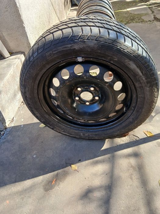 Vând 4 jante de tabla pe 15 și una pe 16 noua