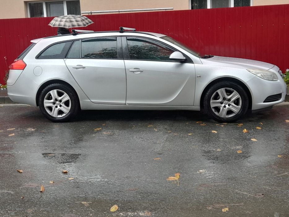 Vând Opel Insignia