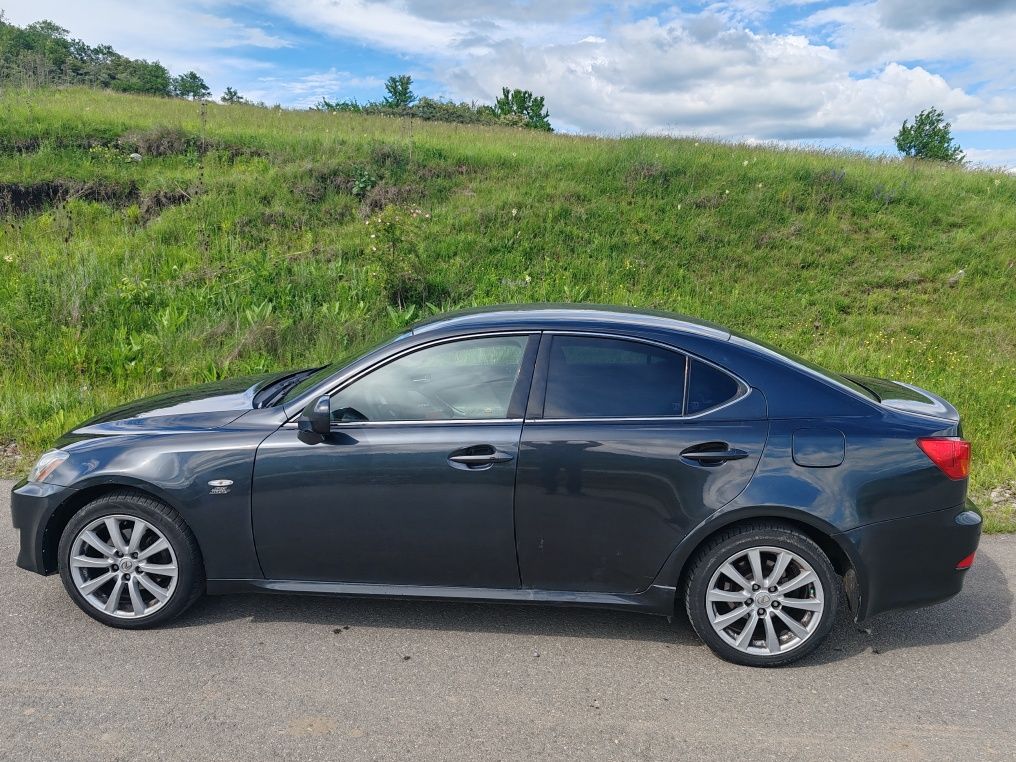 Lexus IS 220 D în stare buna de funcționare