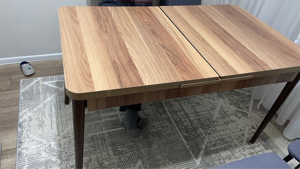 Продам кухонный стол