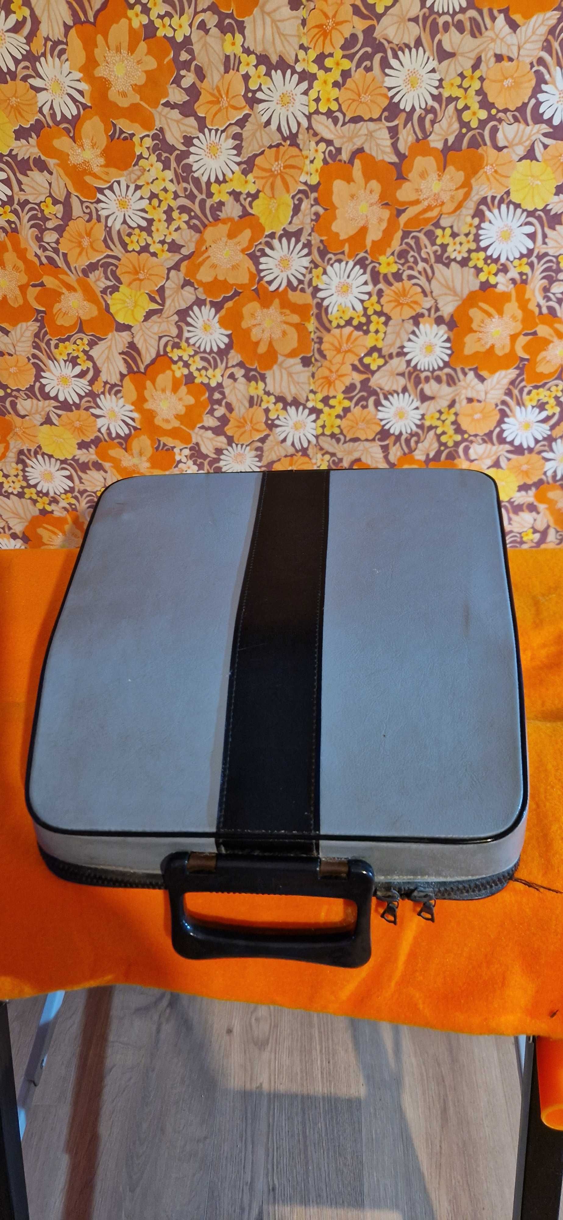 Пишеща машина Olivetti Underwood Lettera 32