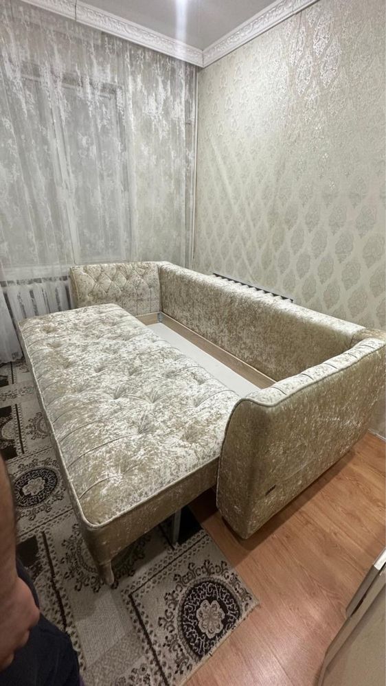 Срочно продам удобный диван трансформер механизм Тик так